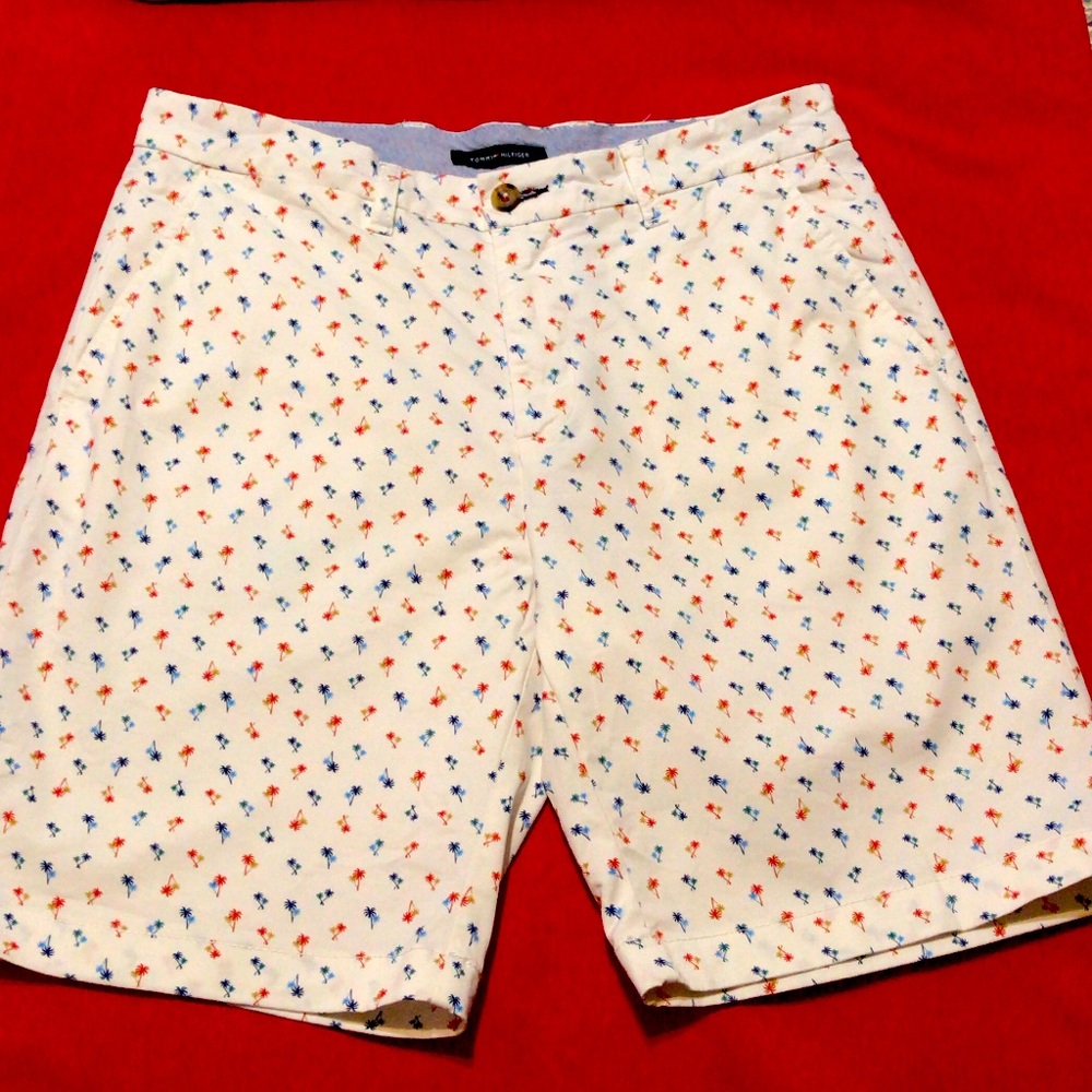 Tommy Hilfiger men shorts size 32